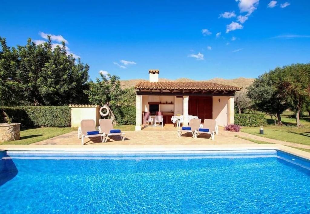 Villa Cosy For 4 People By Renthousing Port de Pollença