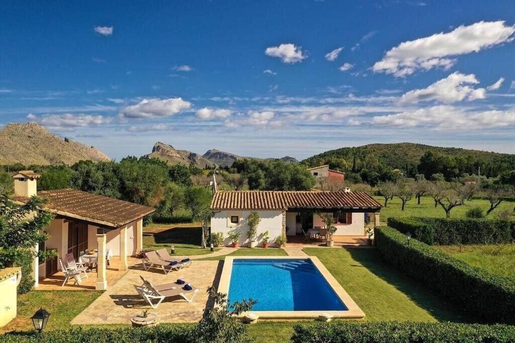 Villa Cosy For 4 People By Renthousing *
